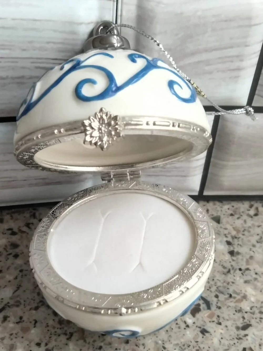 Porcelain Painted Jewelry / Trinket / Keepsake Box Ornament